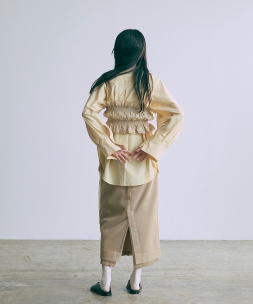 EN NEUME(エンノイム)の「Smocked Bustier(シャツ/ブラウス・レディース・ライトグリーン/オレンジ/ベージュ・FREE)」の14枚目の写真