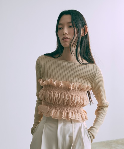 EN NEUME(エンノイム)の「Smocked Bustier(シャツ/ブラウス・レディース・ライトグリーン/オレンジ/ベージュ・FREE)」の8枚目の写真