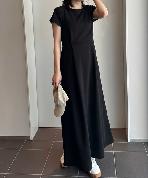 RANAN（ラナン）の「ウエストタックフレアワンピース（ワンピース・レディース・ブラック/グレイッシュベージュ/ネイビー/モカ・LL/L/M）」の16枚目の写真