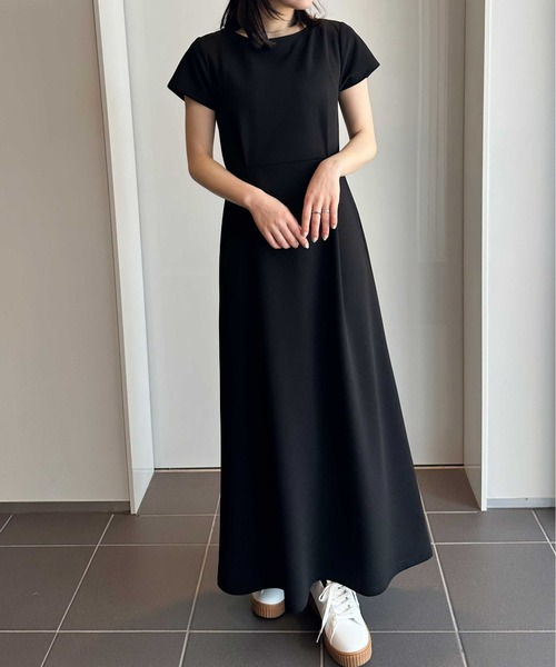 RANAN（ラナン）の「ウエストタックフレアワンピース（ワンピース・レディース・ブラック/グレイッシュベージュ/ネイビー/モカ・LL/L/M）」の17枚目の写真