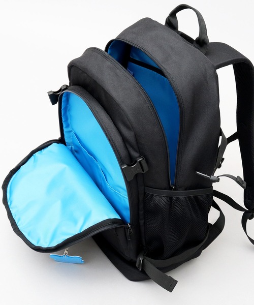 ユーシーエルエー（UCLA）/UCLA 大容量 メッシュポケット 2層式 ラウンドバックパック ジョー ラバーチャーム付き UCLA 大容量 メッシュポケット 2層式 ラウンドバックパック ジョー