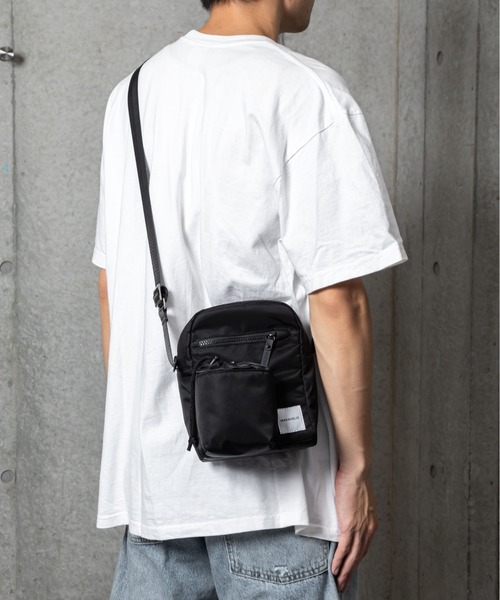 MAKAVELIC(マキャベリック)の「Grace Bottle Walking Shoulder Bag(ショルダーバッグ・メンズ・ブラック・ONESIZE)」の12枚目の写真