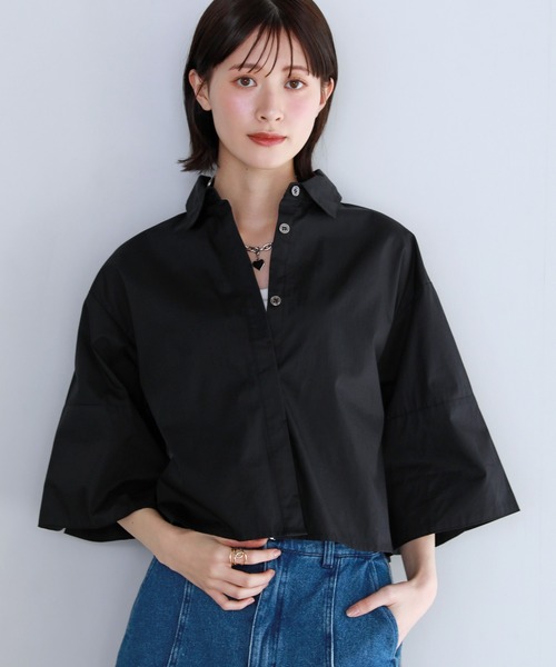 shetila(シェティラ)の「【2デザインから選べる】ワイドスリーブ クロップド 半袖オーバーシャツ(シャツ/ブラウス・レディース・ホワイト/ブルー/ブラック/ブルー系/ブラック系/ホワイト系・FREE)」の17枚目の写真