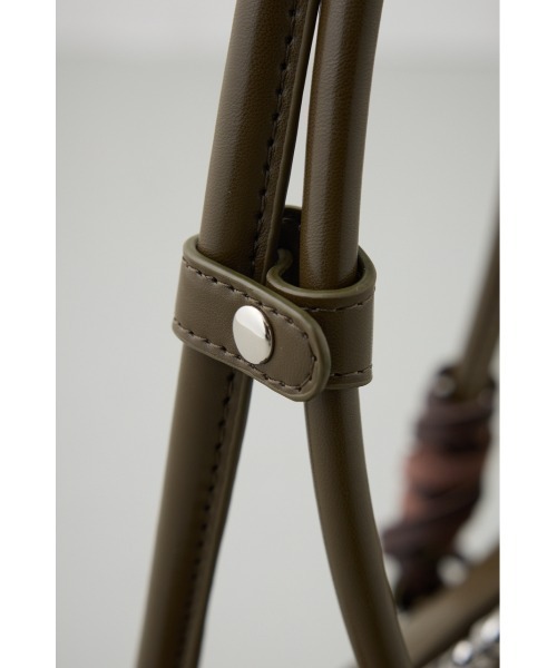 AZUL by moussy（アズールバイマウジー）の「マルチチャームセットスクエアハンドバッグ（ハンドバッグ・レディース・ブラック/カーキ・FREE）」の7枚目の写真