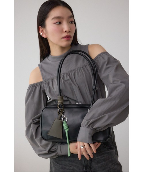 AZUL by moussy（アズールバイマウジー）の「マルチチャームセットスクエアハンドバッグ（ハンドバッグ・レディース・ブラック/カーキ・FREE）」の22枚目の写真