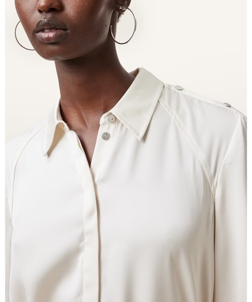 ALLSAINTS(オールセインツ)の「LEXI SATIN MIDI DRESS | LEXI サテン ミディ ドレス・ワンピース(シャツワンピース・レディース・ホワイト・4/6)」の6枚目の写真