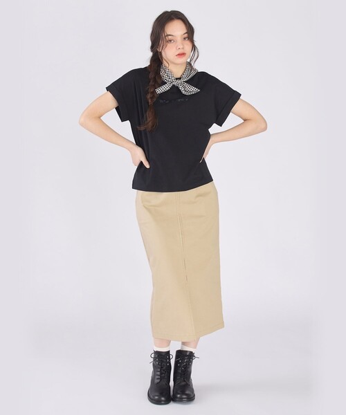 To b. by agnes b.（トゥービーバイアニエスベー）の「ロゴ プリント コットン マカロン Tシャツ（Tシャツ/カットソー・レディース・ブラック・40/38）」の7枚目の写真