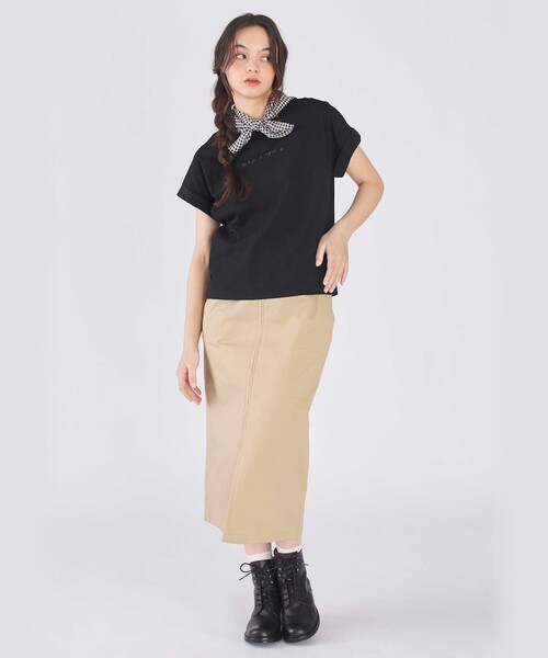 To b. by agnes b.（トゥービーバイアニエスベー）の「ロゴ プリント コットン マカロン Tシャツ（Tシャツ/カットソー・レディース・ブラック・40/38）」の8枚目の写真
