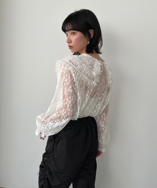 Jewelobe(ジュエローブ)の「ダブルピューリタンカラーレースチュニック(シャツ/ブラウス・レディース・ブラック/ホワイト・FREE)」の4枚目の写真