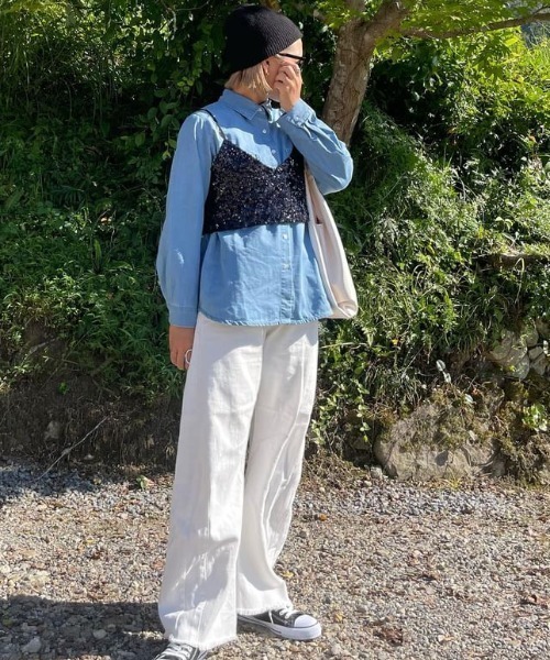 Belle Cie(ベルシー)の「テロンと落ち感 デニムシャツ レディース 長袖 羽織り トップス 体型カバー 薄手 とろみ ライトオンス 春(シャツ/ブラウス・レディース・ネイビー/ブルー・M/L/XL)」の13枚目の写真