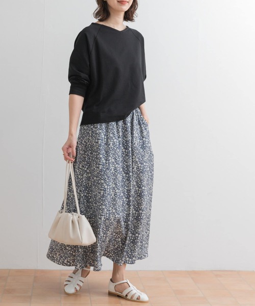 URBAN RESEARCH DOORS(アーバンリサーチドアーズ)の「フラワープリントスカート(スカート・レディース・ブラック/ブルー・MEDIUM)」の20枚目の写真