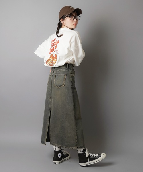 SPINNS(スピンズ)の「半袖オーバーサイズTシャツ/ホットケーキオバケ(Tシャツ/カットソー・レディース・オフホワイト/スミクロ/オートミール・ONESIZE)」の14枚目の写真