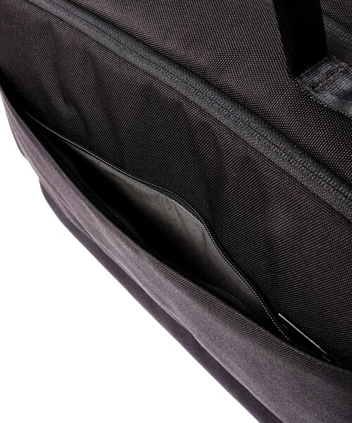 incase（インケース）の「【Incase/インケース】A.R.C Duffel（ボストンバッグ・メンズ・ブラック・FREE）」の5枚目の写真