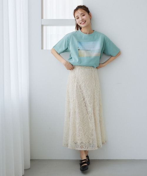 mysty woman（ミスティウーマン）の「【花盛友里さんコラボ】コラボフォトレギュラーTシャツ 493894（Tシャツ/カットソー・レディース・グリーン/ピンク/オフホワイト/ホワイト・FREE）」の14枚目の写真