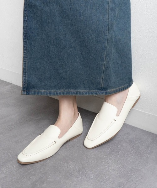 Fabby fabby（ファビィーファビィー）の「ローファーサイドメタルシューズ（ローファー・レディース・シルバー/ベージュ/オフホワイト/ブラック・SMALL/LARGE/MEDIUM）」の2枚目の写真