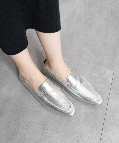 Fabby fabby（ファビィーファビィー）の「ローファーサイドメタルシューズ（ローファー・レディース・シルバー/ベージュ/オフホワイト/ブラック・SMALL/LARGE/MEDIUM）」の4枚目の写真