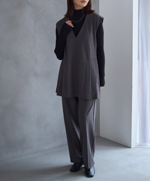 TRIANGLE PALETTE（トライアングルパレット）の「サイドプリーツデザインベスト / セットアップ対応（スーツベスト・レディース・グレー/アイボリー/ブラック・FREE）」の20枚目の写真