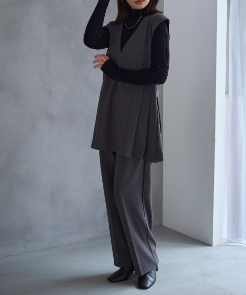 TRIANGLE PALETTE（トライアングルパレット）の「サイドプリーツデザインベスト / セットアップ対応（スーツベスト・レディース・グレー/アイボリー/ブラック・FREE）」の18枚目の写真