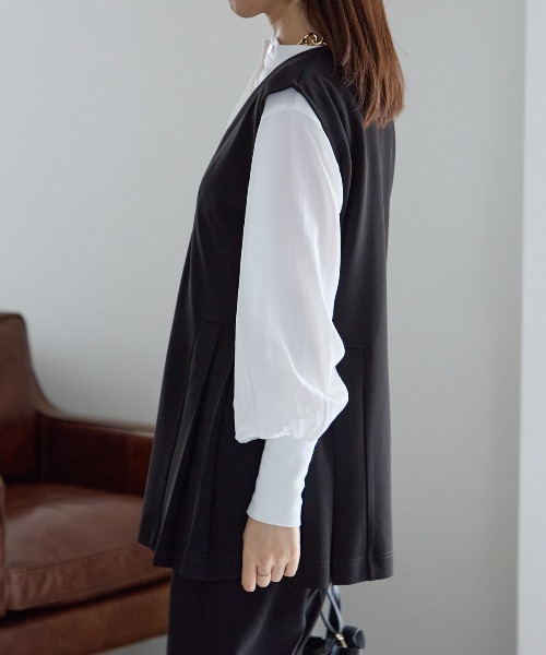 TRIANGLE PALETTE（トライアングルパレット）の「サイドプリーツデザインベスト / セットアップ対応（スーツベスト・レディース・グレー/アイボリー/ブラック・FREE）」の13枚目の写真