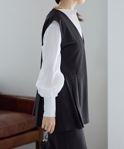 TRIANGLE PALETTE（トライアングルパレット）の「サイドプリーツデザインベスト / セットアップ対応（スーツベスト・レディース・グレー/アイボリー/ブラック・FREE）」の15枚目の写真