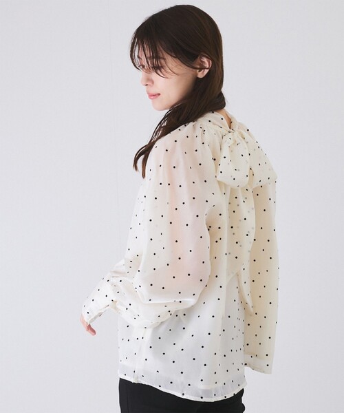 Jayro(ジャイロ)の「ドット柄2wayブラウス(シャツ/ブラウス・レディース・ブラック系その他/ホワイト系その他2・FREE)」の7枚目の写真