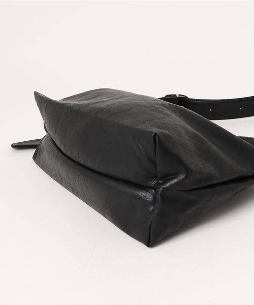 Elura（エルーラ）の「ソフトフェイクレザーミニＢＡＧ/326227（ハンドバッグ・レディース・イエロー/ブラック/ホワイト・ONE SIZE）」の15枚目の写真