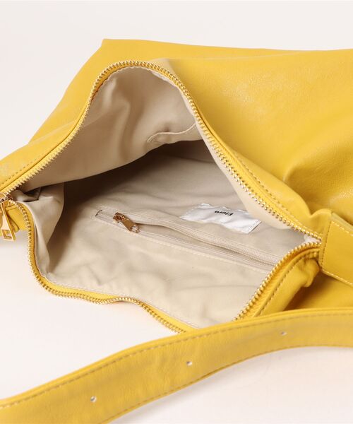 Elura（エルーラ）の「ソフトフェイクレザーミニＢＡＧ/326227（ハンドバッグ・レディース・イエロー/ブラック/ホワイト・ONE SIZE）」の17枚目の写真