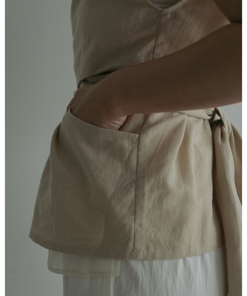 anuke（アンヌーク）の「Linen Cachecoeur Tops（Tシャツ/カットソー・レディース・ホワイト/ベージュ/ブラック・FREE）」の17枚目の写真