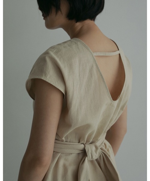 anuke（アンヌーク）の「Linen Cachecoeur Tops（Tシャツ/カットソー・レディース・ホワイト/ベージュ/ブラック・FREE）」の16枚目の写真