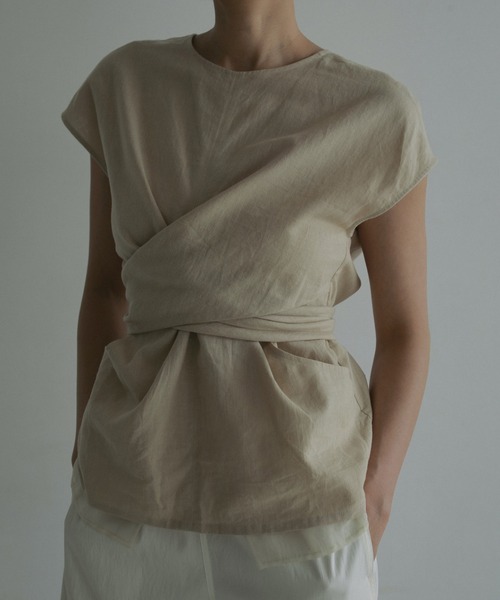 anuke（アンヌーク）の「Linen Cachecoeur Tops（Tシャツ/カットソー・レディース・ホワイト/ベージュ/ブラック・FREE）」の20枚目の写真