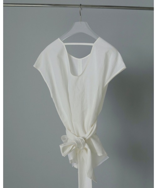 anuke（アンヌーク）の「Linen Cachecoeur Tops（Tシャツ/カットソー・レディース・ホワイト/ベージュ/ブラック・FREE）」の11枚目の写真