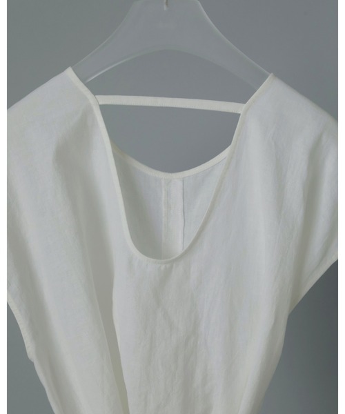 anuke（アンヌーク）の「Linen Cachecoeur Tops（Tシャツ/カットソー・レディース・ホワイト/ベージュ/ブラック・FREE）」の7枚目の写真