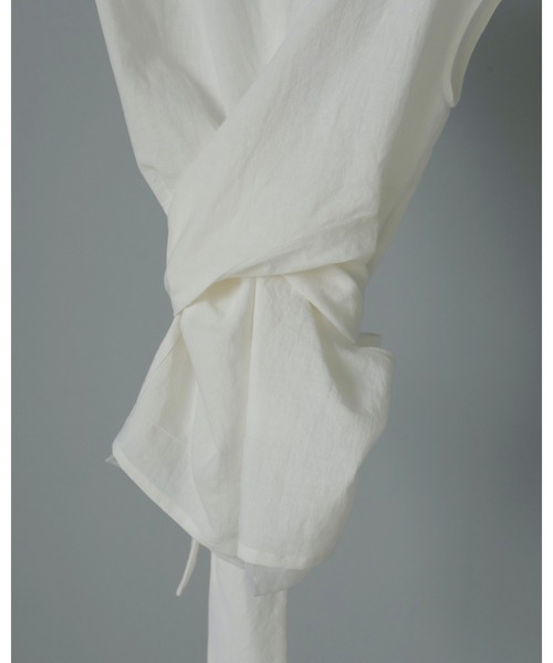 anuke（アンヌーク）の「Linen Cachecoeur Tops（Tシャツ/カットソー・レディース・ホワイト/ベージュ/ブラック・FREE）」の6枚目の写真