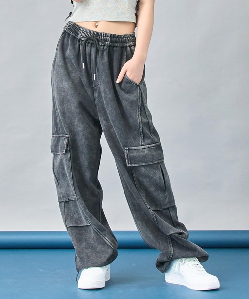 ANAP(アナップ)の「ウォッシュ加工 スウェット カーゴパンツ(スウェットパンツ・レディース・ブラック/ライトグレー/パープル/ブラウン・FREE)」の5枚目の写真