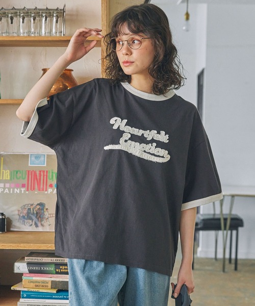 MONO-MART LADY'S(モノマートレディース)の「パッチ刺繍 メッセージロゴ リンガー半袖Tシャツ(Tシャツ/カットソー・レディース・ネイビー/オートミール/スミクロ・FREE)」の5枚目の写真