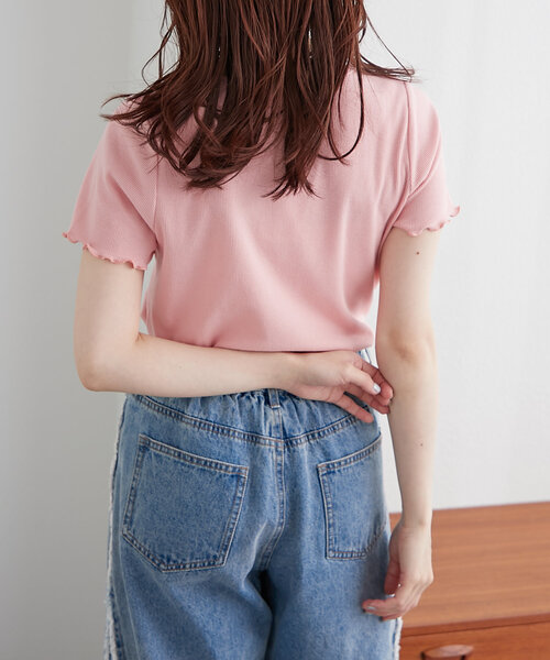 w closet（ダブルクローゼット）の「【5色展開】フリルネーム付きリブT（Tシャツ/カットソー・レディース・レッド/ピンク/サックスブルー/チャコールグレー/オフホワイト・FREE）」の6枚目の写真