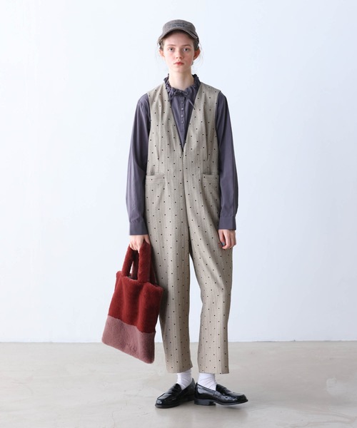 Kelen（ケレン）の「「KELEN / ケレン」デザインカラーブラウス（シャツ/ブラウス・レディース・チャコールグレー/オフホワイト/ブラック/グレイッシュベージュ・S/M）」の16枚目の写真