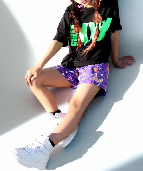CHEER(チアー)の「XXXネオンカラーロゴプリントBIGTEE(Tシャツ/カットソー・レディース・ブラック×ピンク/ブラック×グリーン・S/M/L)」の10枚目の写真