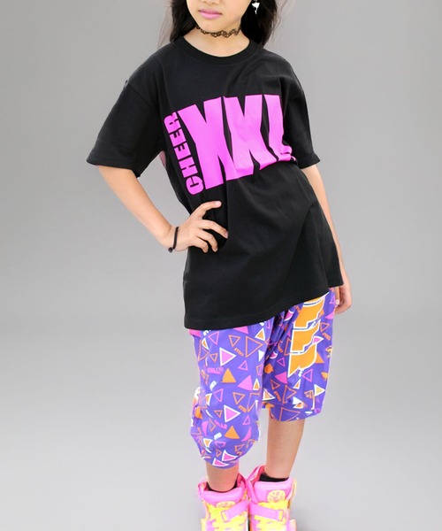 CHEER(チアー)の「XXXネオンカラーロゴプリントBIGTEE(Tシャツ/カットソー・レディース・ブラック×ピンク/ブラック×グリーン・S/M/L)」の6枚目の写真