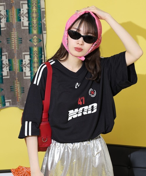 NERDY(ノルディ)の「スポーティ ジャージ 半袖 Tシャツ(Tシャツ/カットソー・メンズ・ブラック/グレー/グリーン/ホワイト・M/L/S)」の9枚目の写真