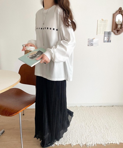 classicalelf（クラシカルエルフ）の「大人の上品カジュアルを楽しむ。ゆったりシルエット 綿100％シルケット風シンプル英字ロゴTシャツ（長袖）（Tシャツ/カットソー・レディース・ベージュ/ブラウン/ホワイト/ブラック・X-LARGE/SMALL/MEDIUM/LARGE）」の16枚目の写真