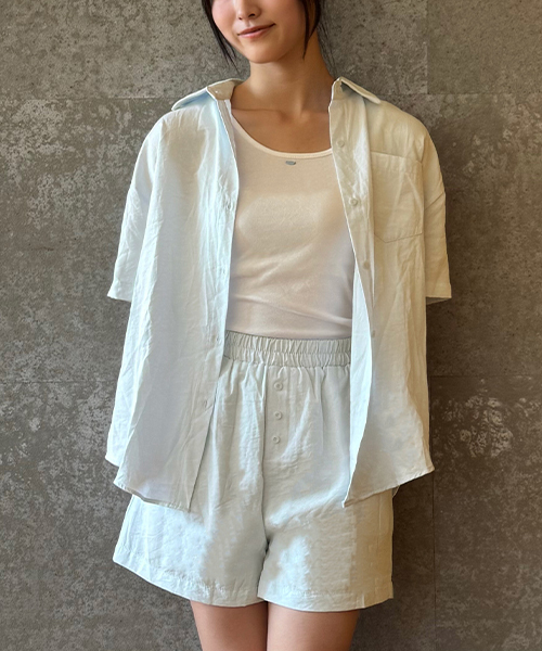 Mi-je(ミジェ)の「シュシュつきシャツインナーセット【韓国ファッション】(シャツ/ブラウス・レディース・サックスブルー/ピンク/オフホワイト・F)」の2枚目の写真