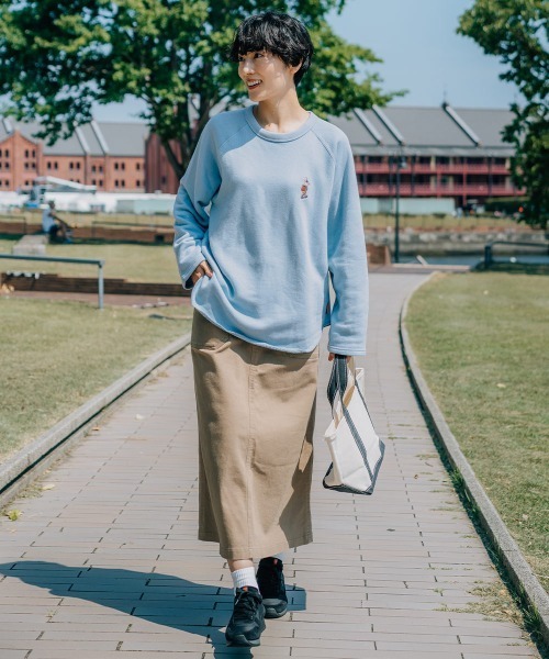 KRIFF MAYER Lady's Collection（クリフメイヤーレディースコレクション）の「【本体綿100％】ラグランスウェットチュニック（スウェット・レディース・チャコール/グレイッシュベージュ/ライトブルー/ナチュラル・MEDIUM/LARGE）」の10枚目の写真