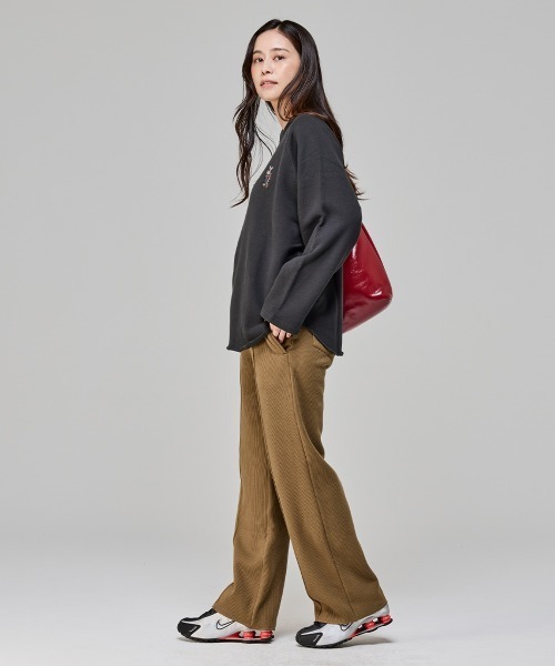 KRIFF MAYER Lady's Collection（クリフメイヤーレディースコレクション）の「【本体綿100％】ラグランスウェットチュニック（スウェット・レディース・チャコール/グレイッシュベージュ/ライトブルー/ナチュラル・MEDIUM/LARGE）」の13枚目の写真