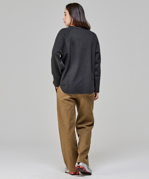 KRIFF MAYER Lady's Collection（クリフメイヤーレディースコレクション）の「【本体綿100％】ラグランスウェットチュニック（スウェット・レディース・チャコール/グレイッシュベージュ/ライトブルー/ナチュラル・MEDIUM/LARGE）」の14枚目の写真