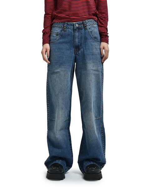 NAILED STUDDED COLOSSUS JEANS IN VINTAGE BLUE WASH（デニムパンツ