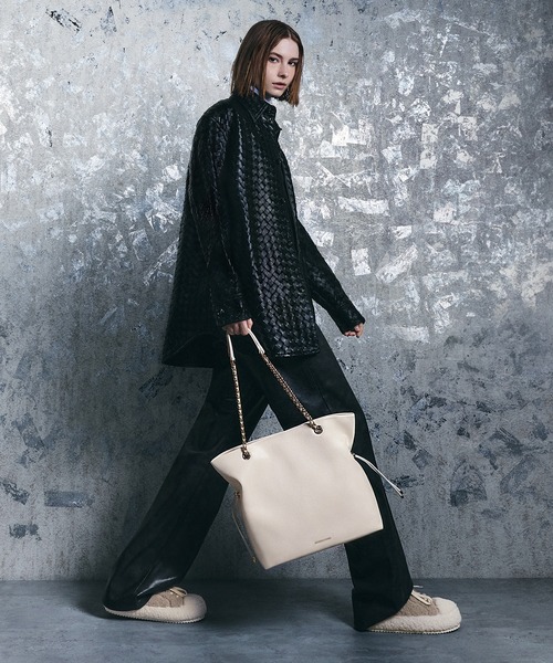 CHARLES & KEITH アリヤトートバッグ 黒 新品〉CHARLES & KEITH アリヤトートバッグ 黒｜Yahoo!フリマ（旧