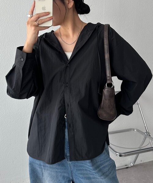 DISCOAT(ディスコート)の「【ユニセックス】ワッシャーナイロンフード付きシャツ(シャツ/ブラウス・レディース・ブラウン/オフホワイト/ブラック・FREE)」の1枚目の写真