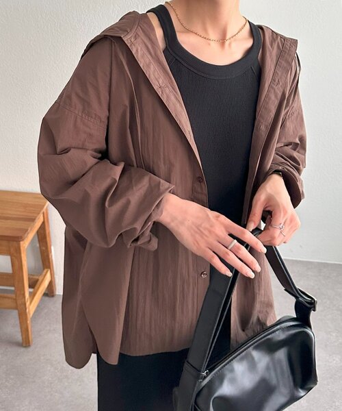 DISCOAT(ディスコート)の「【ユニセックス】ワッシャーナイロンフード付きシャツ(シャツ/ブラウス・レディース・ブラウン/オフホワイト/ブラック・FREE)」の13枚目の写真