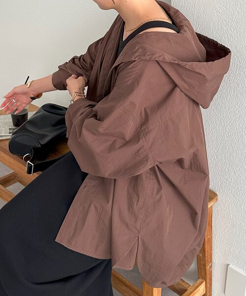 DISCOAT(ディスコート)の「【ユニセックス】ワッシャーナイロンフード付きシャツ(シャツ/ブラウス・レディース・ブラウン/オフホワイト/ブラック・FREE)」の15枚目の写真